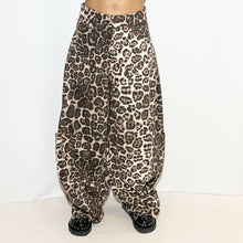 Load image into Gallery viewer, LEO BALLOON PANTS