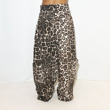 Load image into Gallery viewer, LEO BALLOON PANTS